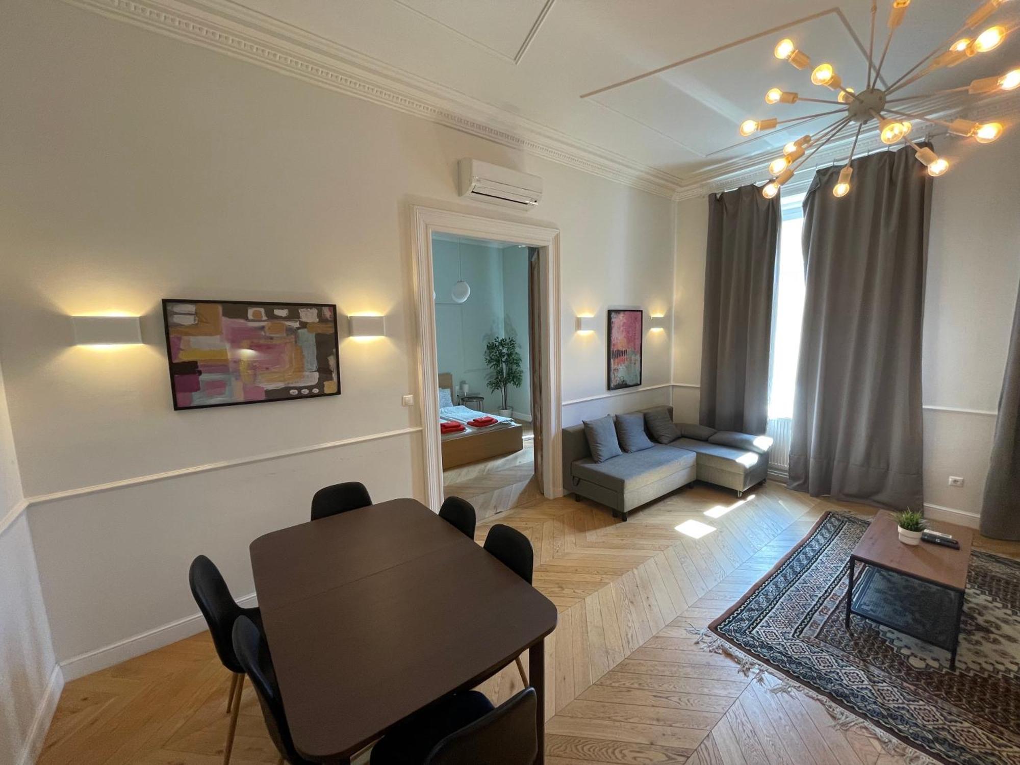 City Center 3, Elegant And Cozy 2Br In City Center! — Photos 2